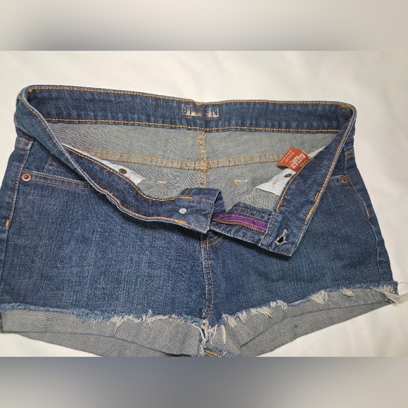 Bitten Denim Jean Shorts By Sarah Jessica Parker- Size 10 - Picture 3 of 7